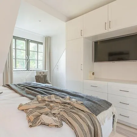 Pebble Apartment